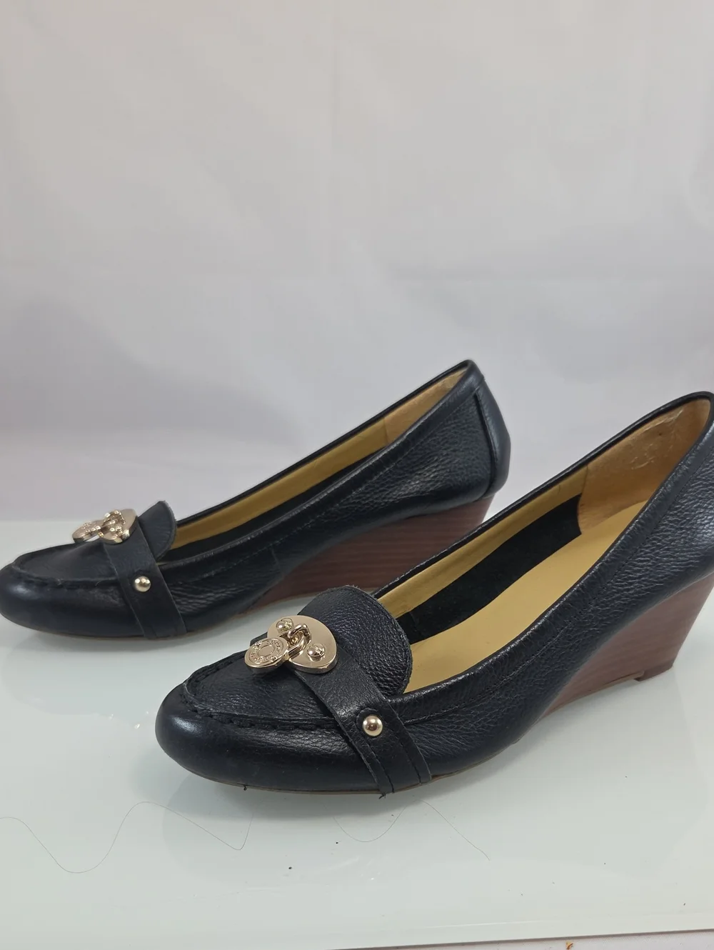 Tommy Hilfiger Black Leather Wedge Loafers with Gold Emblem Size 8.5